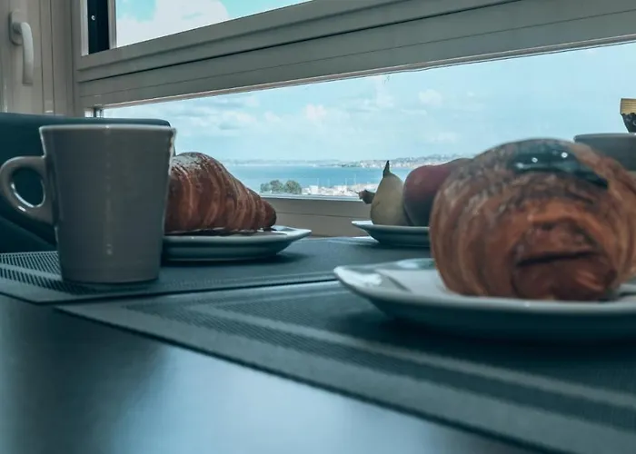 Guesthouse AschenezAlbergo